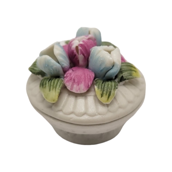 Victorian Trading Company Lidded Floral Porcelain Box - Picture 5 of 5